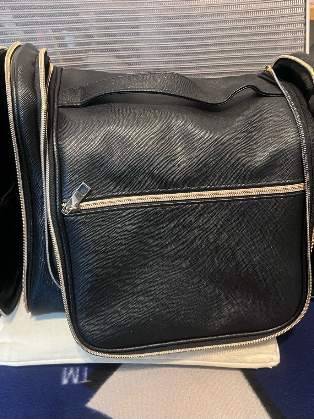 Black Toiletries Bag with Front Zip Pocket